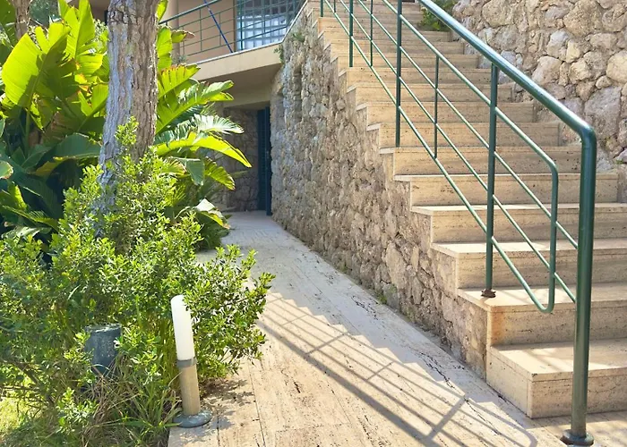 Capo Zafferano * باغيريا