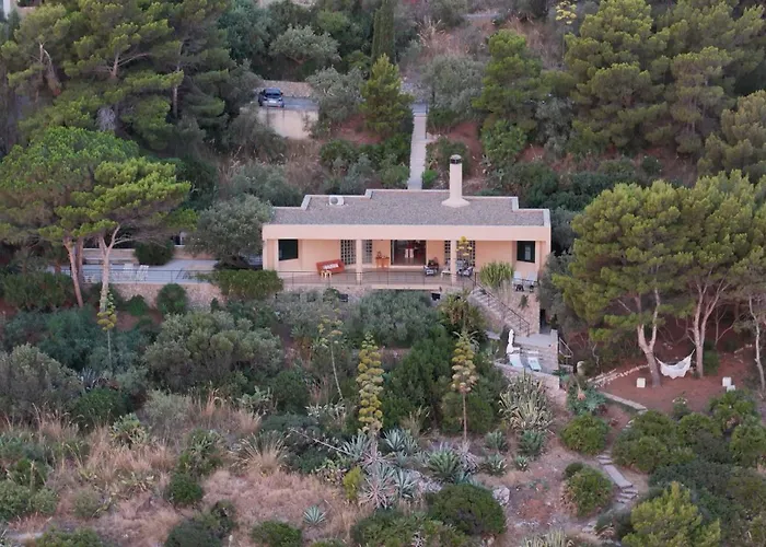 Capo Zafferano باغيريا
